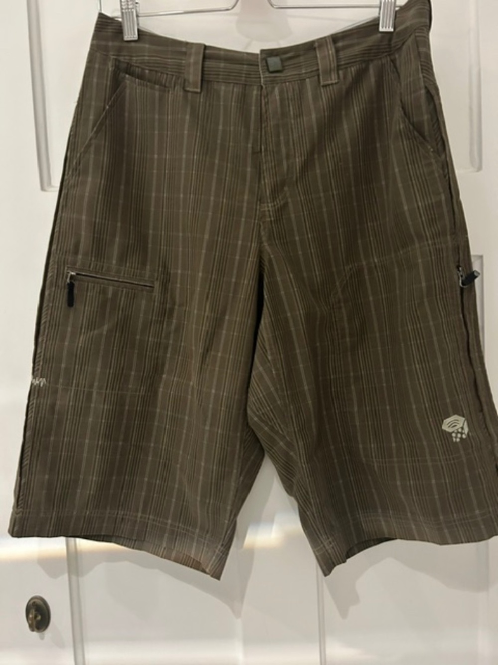 MOUNTAIN HARDWEAR MEN’S HIKING/BIKING SHORTS Size Small (measures as 32in waist)
